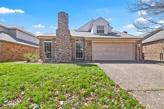 Building Photo - 2705 Pinery Ln
