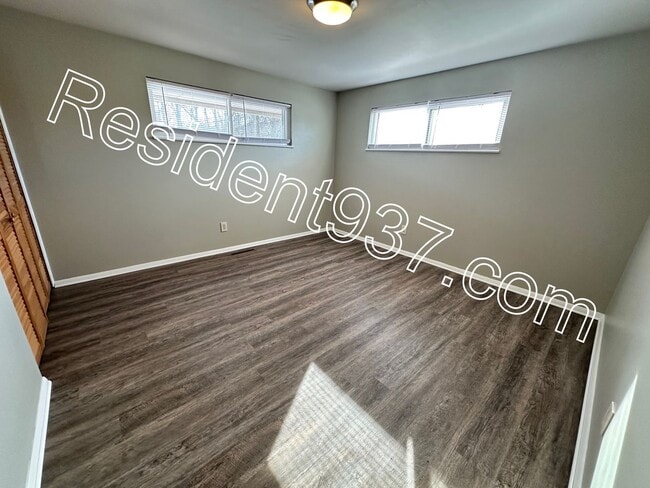 Building Photo - 3 Bed 1 Bath Home