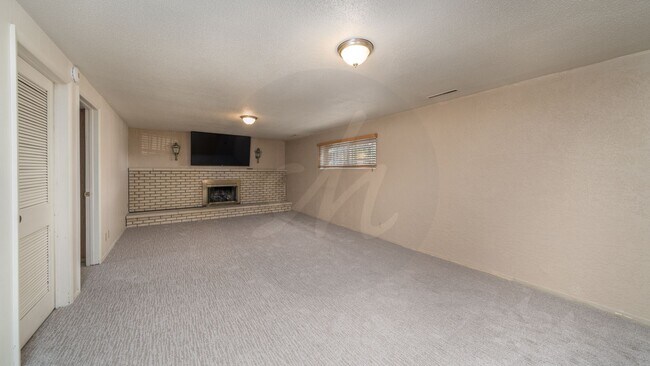 Building Photo - Charming Palmer Park Home - 4BR/3BA with F...