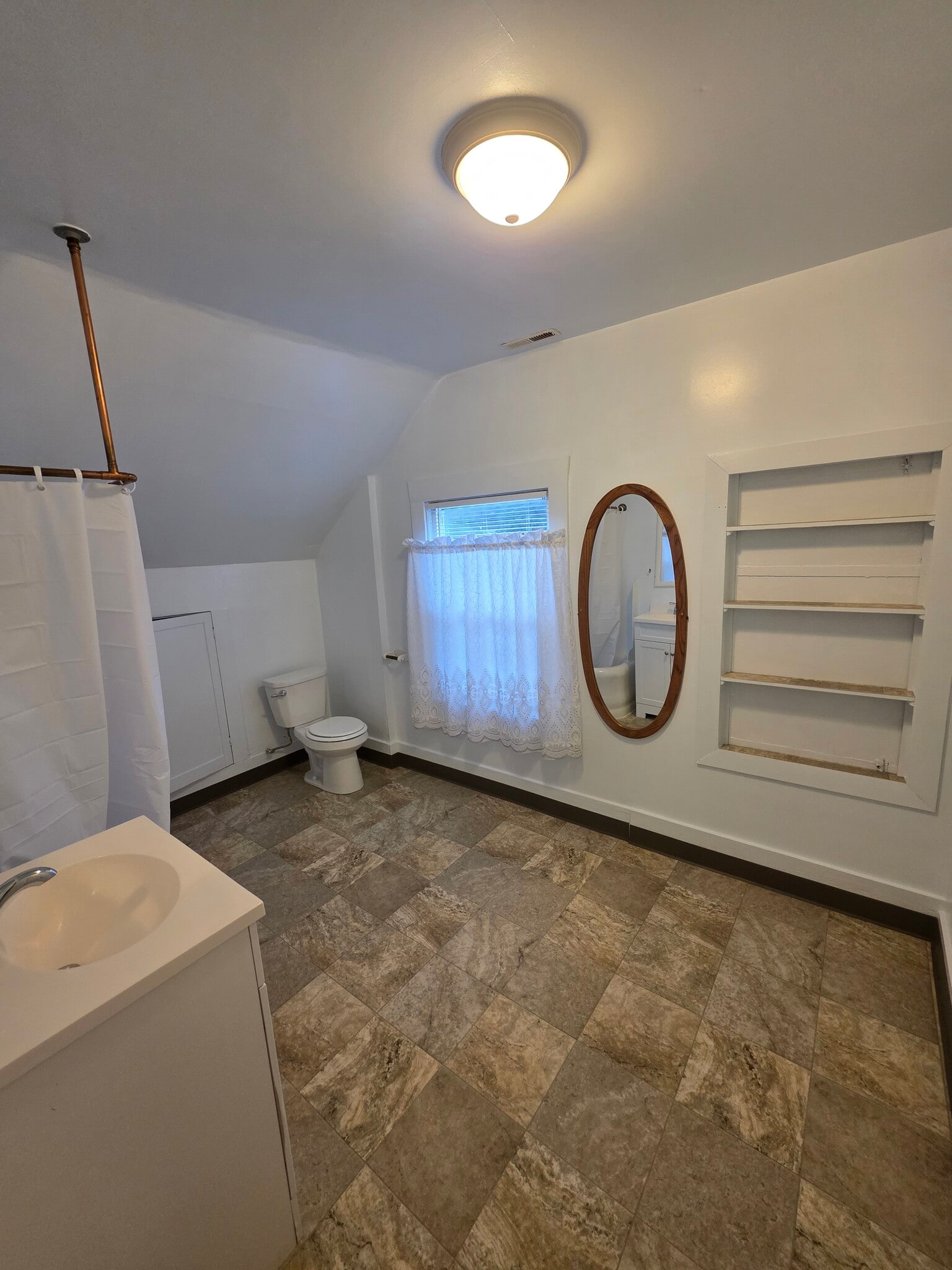 Building Photo - 2643 Sumner Ave