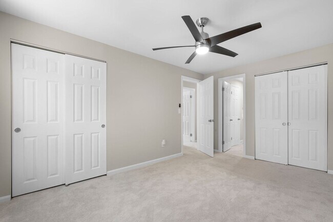 Building Photo - 3 Bed 2.5 Bath - Gaithersburg Townhome - Completely Renovated