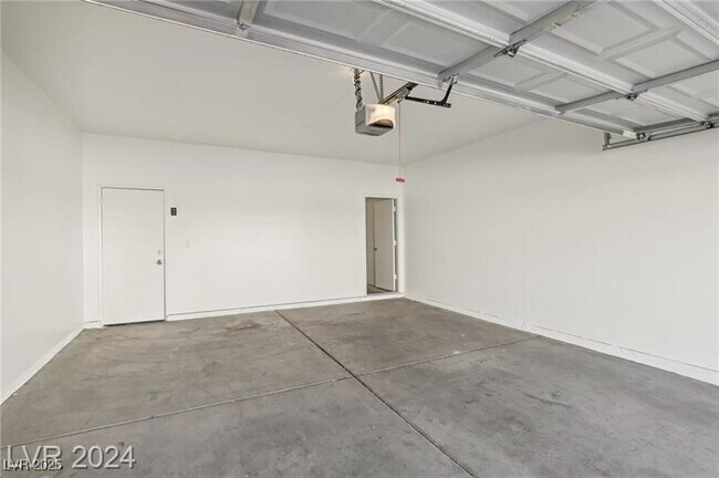 Building Photo - 4811 Black Bear Rd