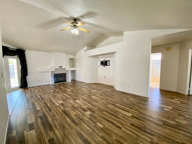 Building Photo - Turn key 3 bedroom in Orcutt