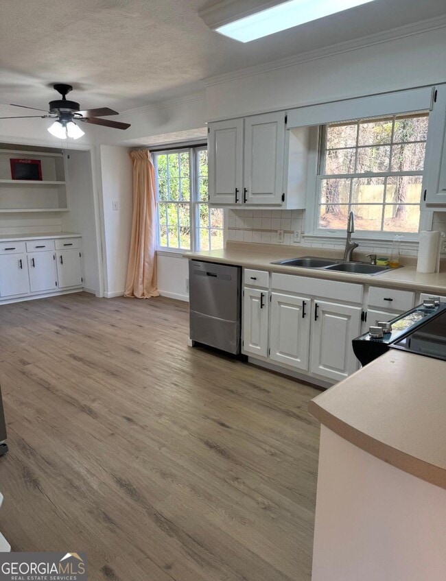 Building Photo - 501 Valleyview Dr