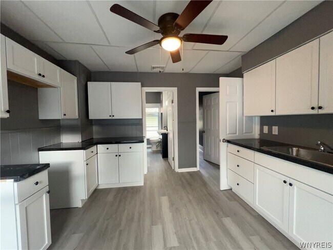 Building Photo - 165 Roland Ave