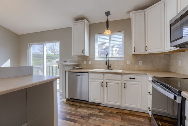Building Photo - 15405 Fillmore Cir