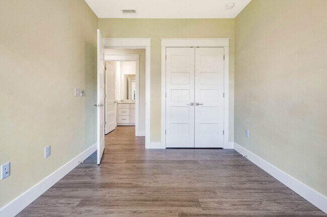 Building Photo - 340 Bluefish Dr