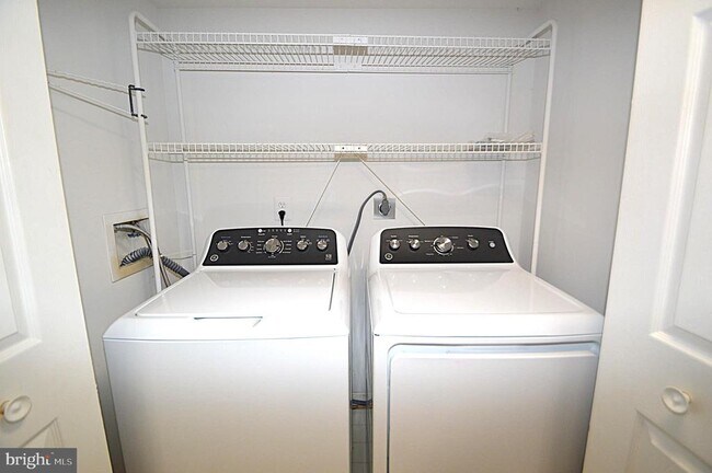 Building Photo - 13510 Nickleback Ct