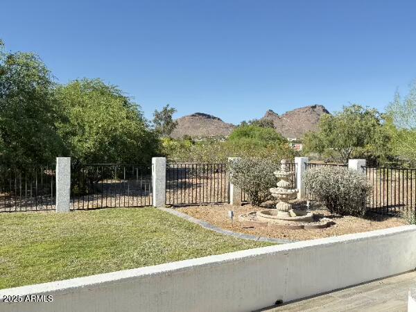 Building Photo - 856 E Village Cir Dr S