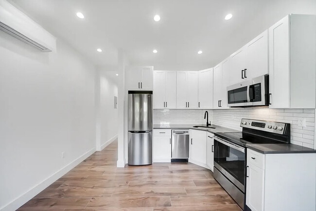 Building Photo - 104 Clinton Ave