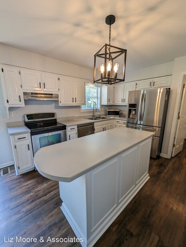 Building Photo - 3 br, 2.5 bath House - 3417 Indian Path