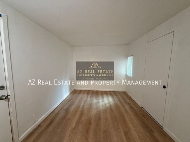 Building Photo - 1218 W Cinnabar Ave
