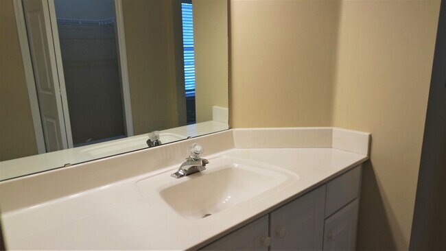 Building Photo - Fall Head Over Heels for this 4 bedroom, 3...