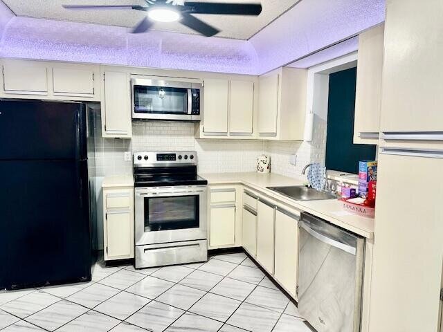 Building Photo - 18730 Stewart Cir