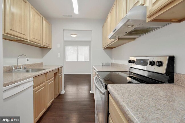 Building Photo - 6401 Woodgreen Cir