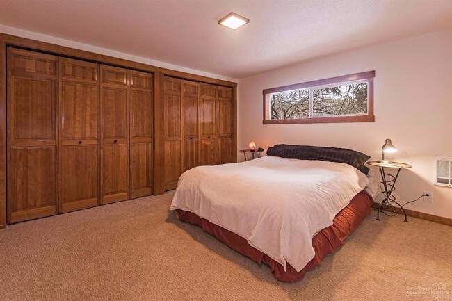 Building Photo - Westside 3 Bedroom Home!