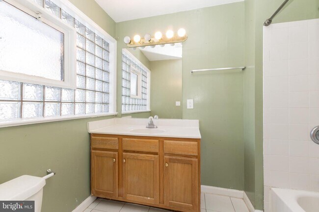 Building Photo - 7832 Martha Washington St