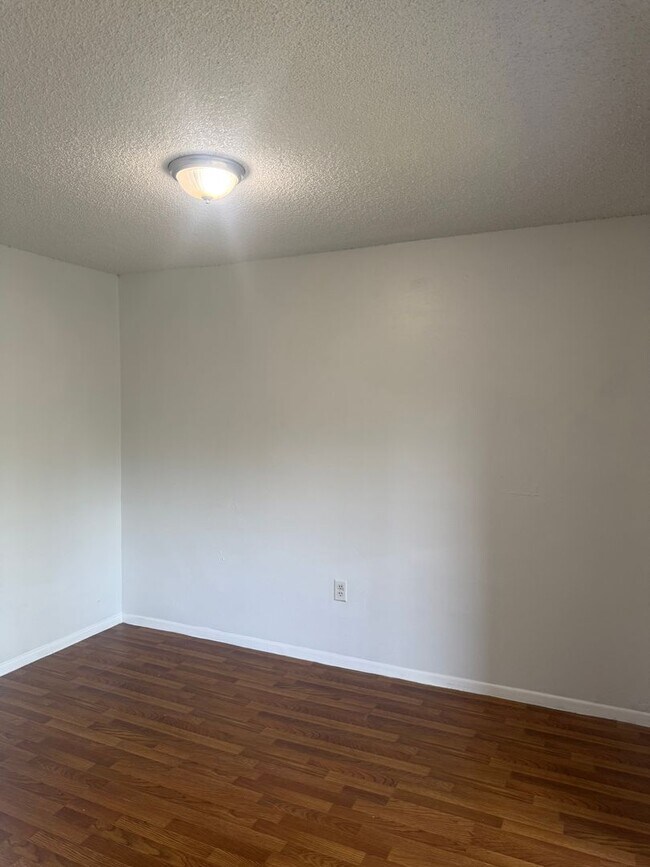 Building Photo - 861 Sky Lake Cir