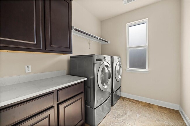 Building Photo - 1520 Rimstone Dr