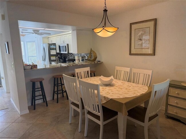 Building Photo - 880 Bird Bay Dr W