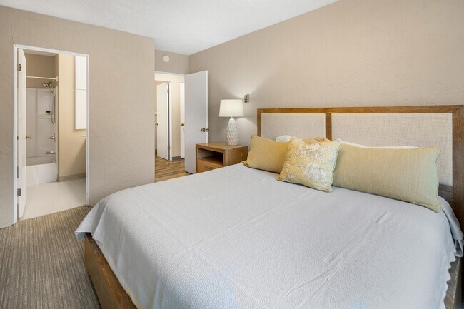 Building Photo - Downtown Anchorage Two Bedroom Two Bath (101)