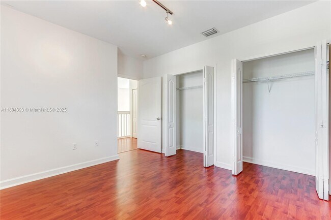 Building Photo - 5549 NW 113th Ct