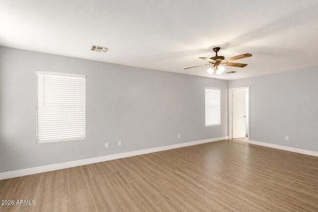 Building Photo - 9124 W Elm St