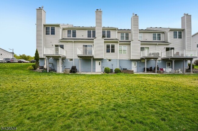 Building Photo - 26 DeCroce Ct