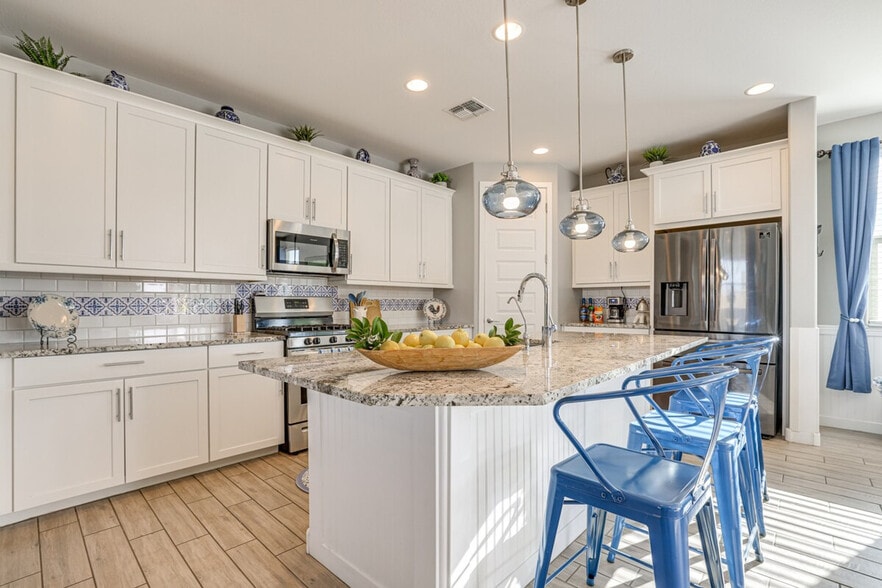 Building Photo - 417 E Emerald Dr