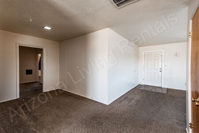 Building Photo - MOVE IN SPECIAL, $800 OFF FIRST MONTH