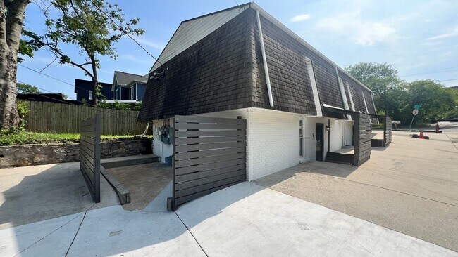 Building Photo - 738 29th Ave N