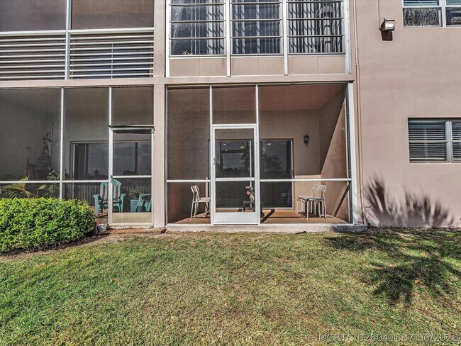 Building Photo - 2451 SW 82nd Ave