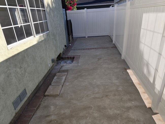 Building Photo - 6703 Cedros Ave