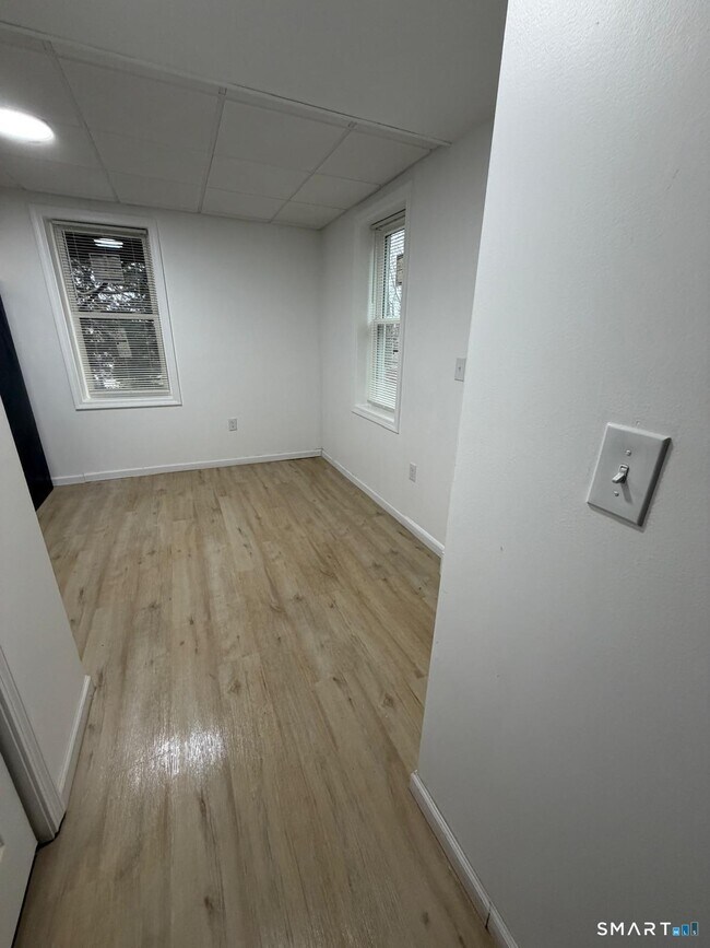 Building Photo - 103 Hillside Ave