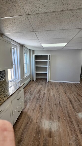 Building Photo - 44 Lincoln Ave