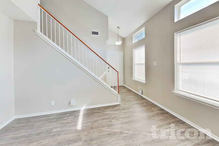 Building Photo - 6734 Sandy Point Dr