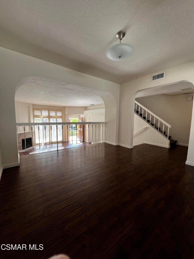 Building Photo - 5401 Zelzah Ave