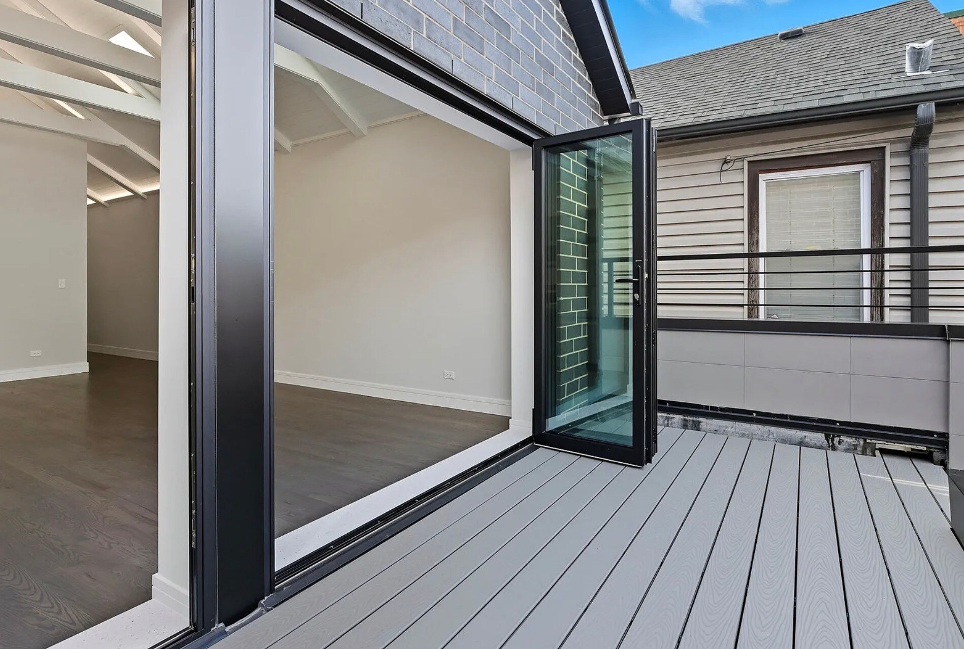 Building Photo - 1924 W Grand Ave