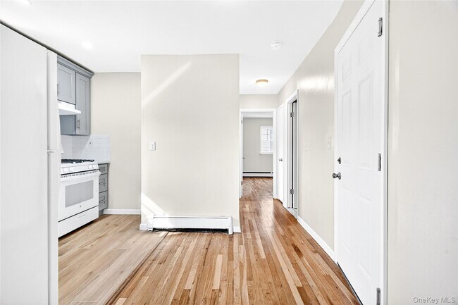 Building Photo - 3615 Eastchester Rd