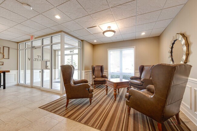 Building Photo - 799 Graceland Ave