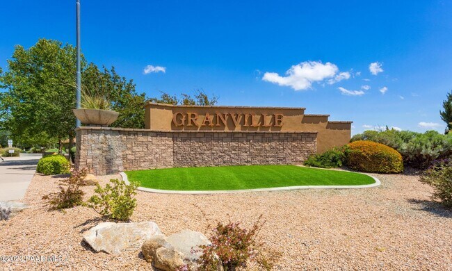 Building Photo - 5638 N Ardmore Ave