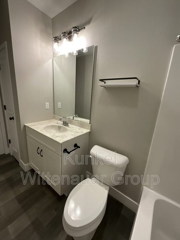 Building Photo - 1212 Hickory Point Dr