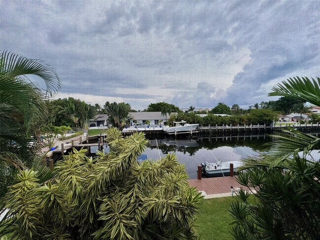 Building Photo - 2801 NE 33rd Ct