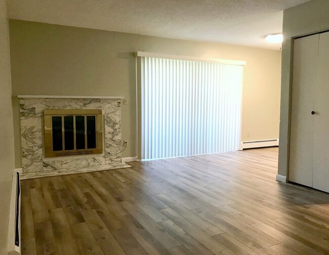 Building Photo - Spacious Condo in Secured Building – Prime...