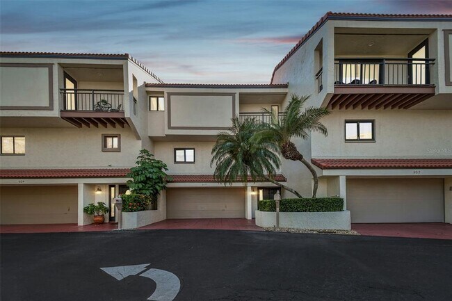 Building Photo - 240 Windward Passage