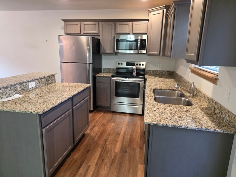 Building Photo - 268 S Rolling Woods Way