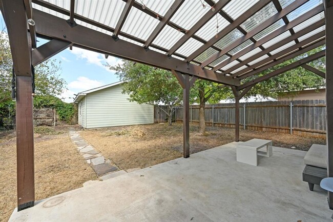 Building Photo - 13816 Golden Flax Trail