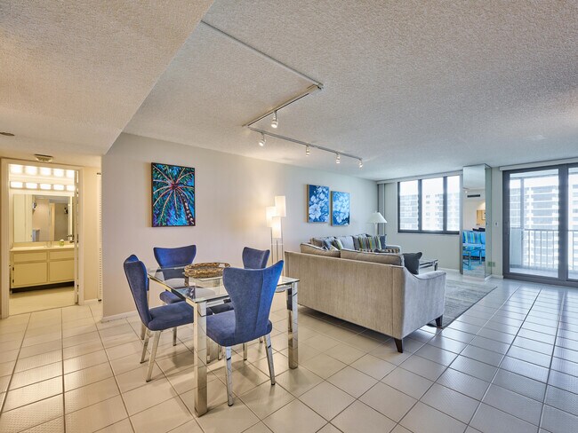 Building Photo - 3420 S Ocean Blvd