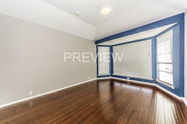 Building Photo - 2504 Prospect Hill Dr