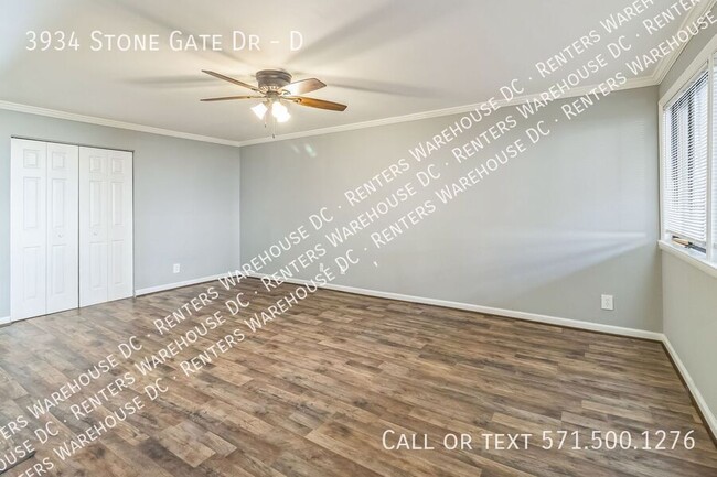 Building Photo - Move in ready 1Bd/1Bth home in the gated S...